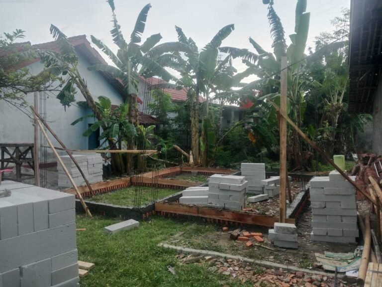 Akibat Lemahnya Pengawasan Dinas Terkait, Dua Proyek Rutilahu di Desa Sindangmulya Kualitas Bangunan Diragukan