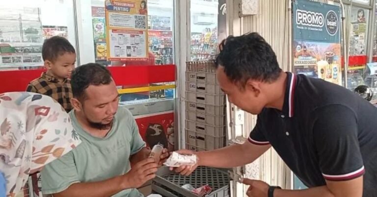 Wujudkan Kepedulian Sosial, IWOI DPD Karawang Distribusikan Logistik Makanan bagi Pemudik Nataru